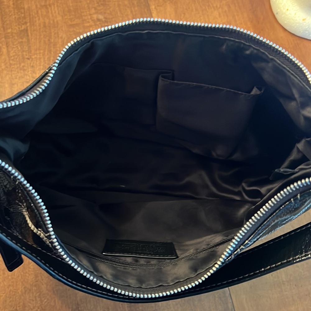 Coach, black patent leather bag - Picture 4 of 5